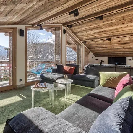 6br Chalet In Planards - What'app - 0034-635-520-036 - For Reservations!! *