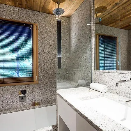 וילה 6br Chalet In Planards - What'app - 0034-635-520-036 - For Reservations!!
