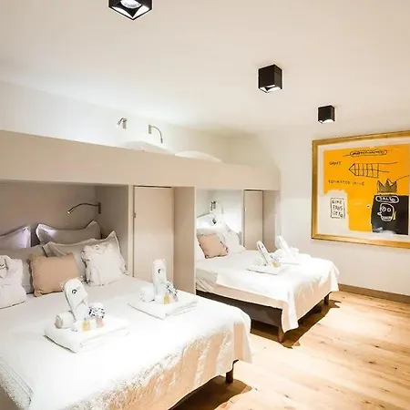 6br Chalet In Planards - What'app - 0034-635-520-036 - For Reservations!!