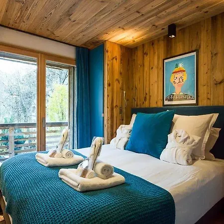 Villa 6br Chalet In Planards - What'app - 0034-635-520-036 - For Reservations!! *