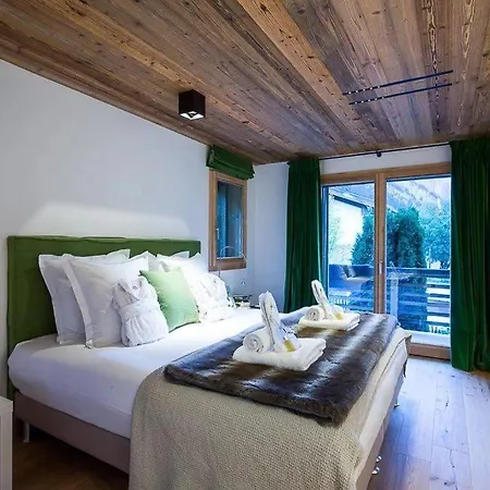 6br Chalet In Planards - What'app - 0034-635-520-036 - For Reservations!!